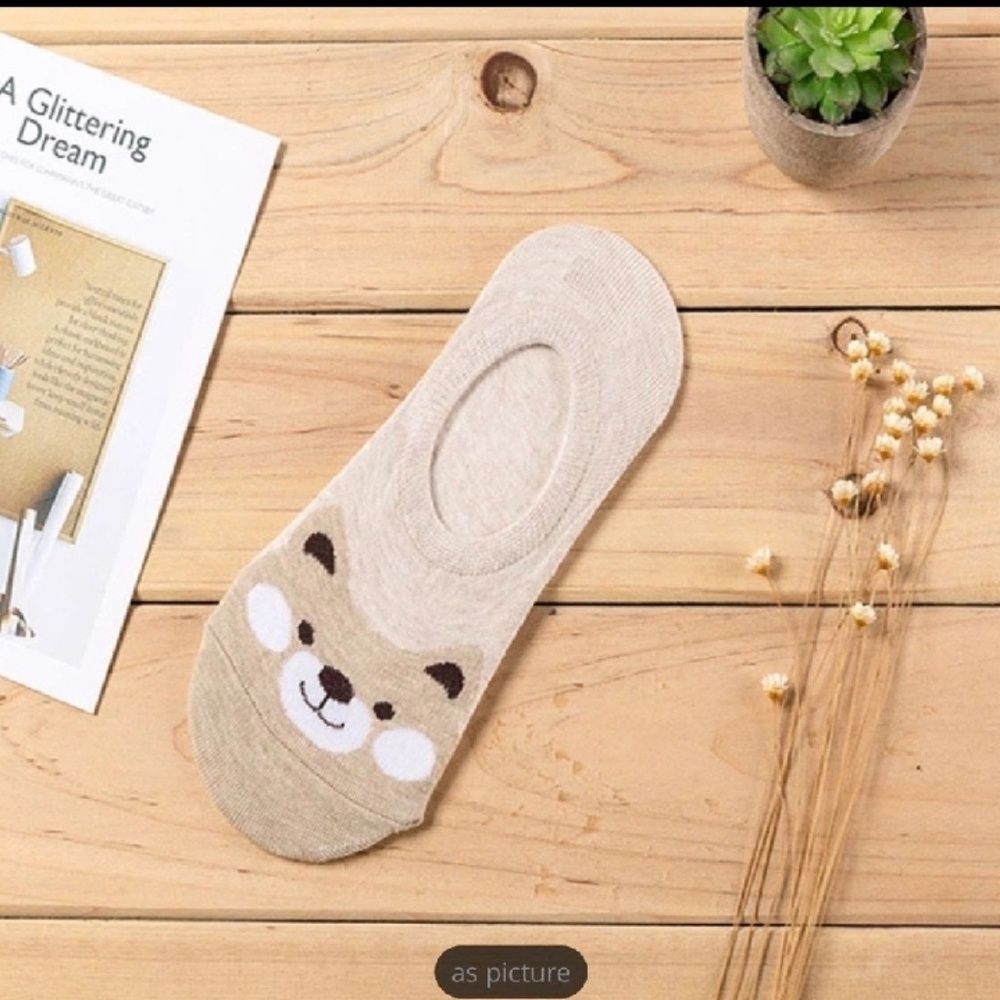 SOLD.        3 for $10)Cute No-Show Socks